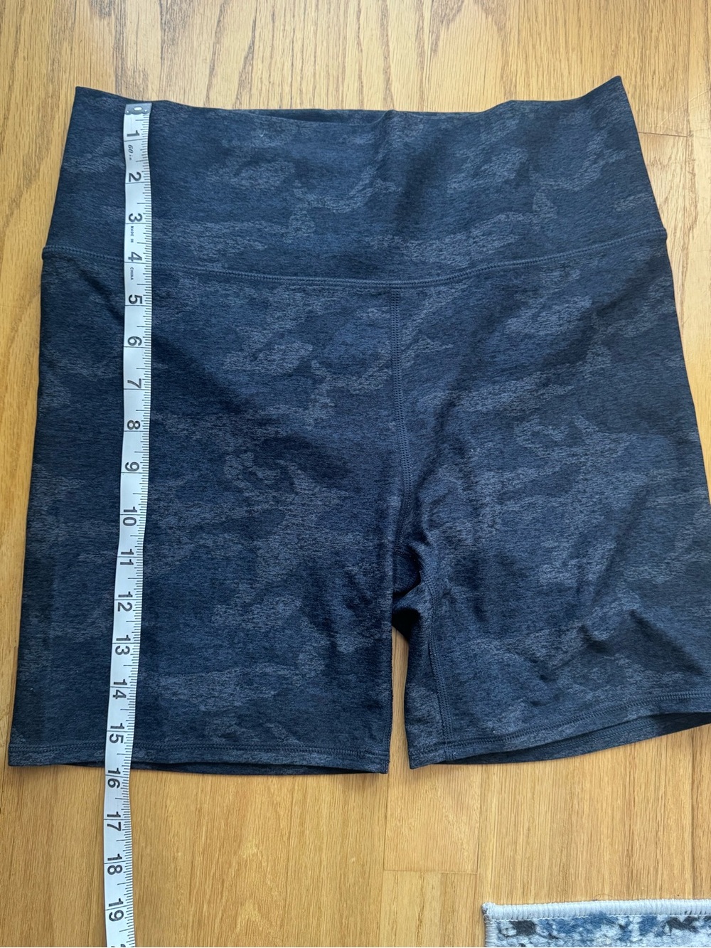 Vuori Clean Elevation Shorty Shorts 6" | Black Camo | Size Large - Picture 9 of 11